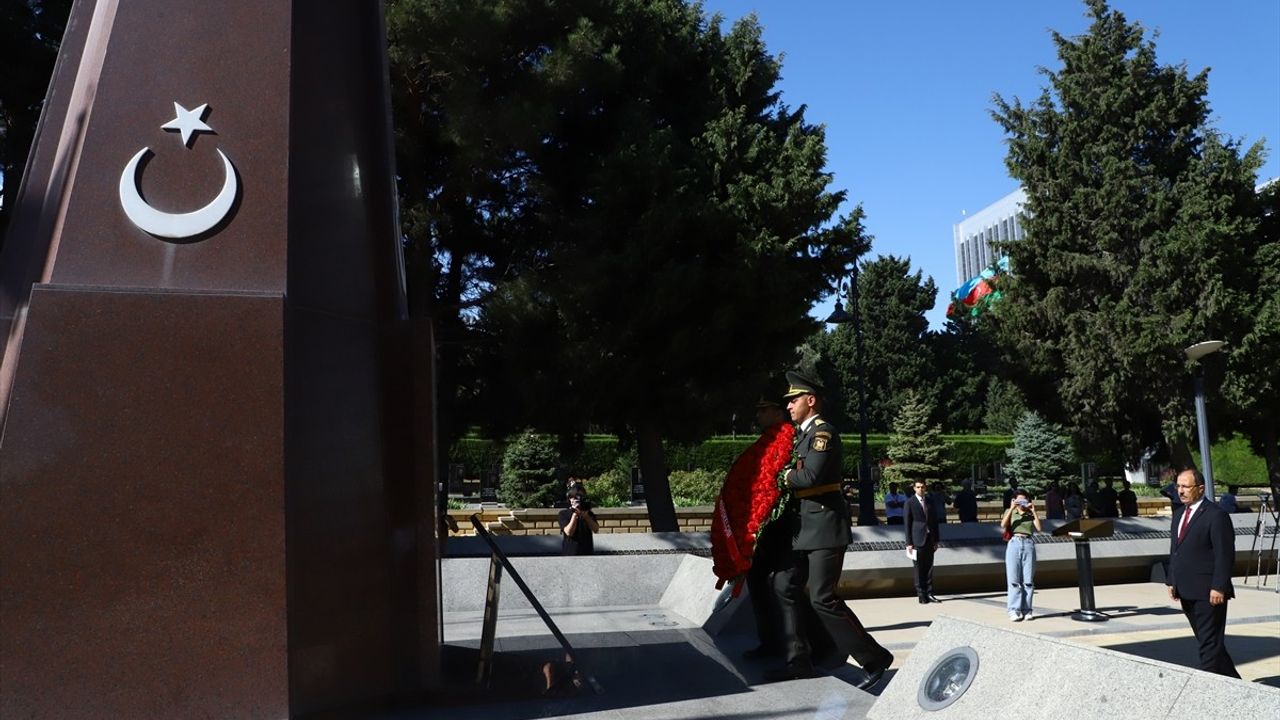 Bakü'nün Kurtuluşu İçin 106. Yıl Töreni Düzenlendi