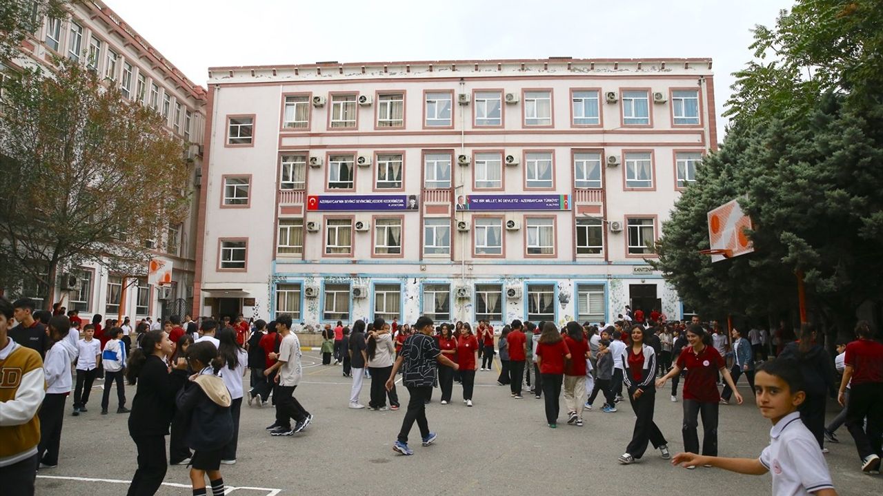 Bakü Türk Anadolu Lisesi Mezunları İki Ülkenin Kardeşliğine Katkı Sağlayacak