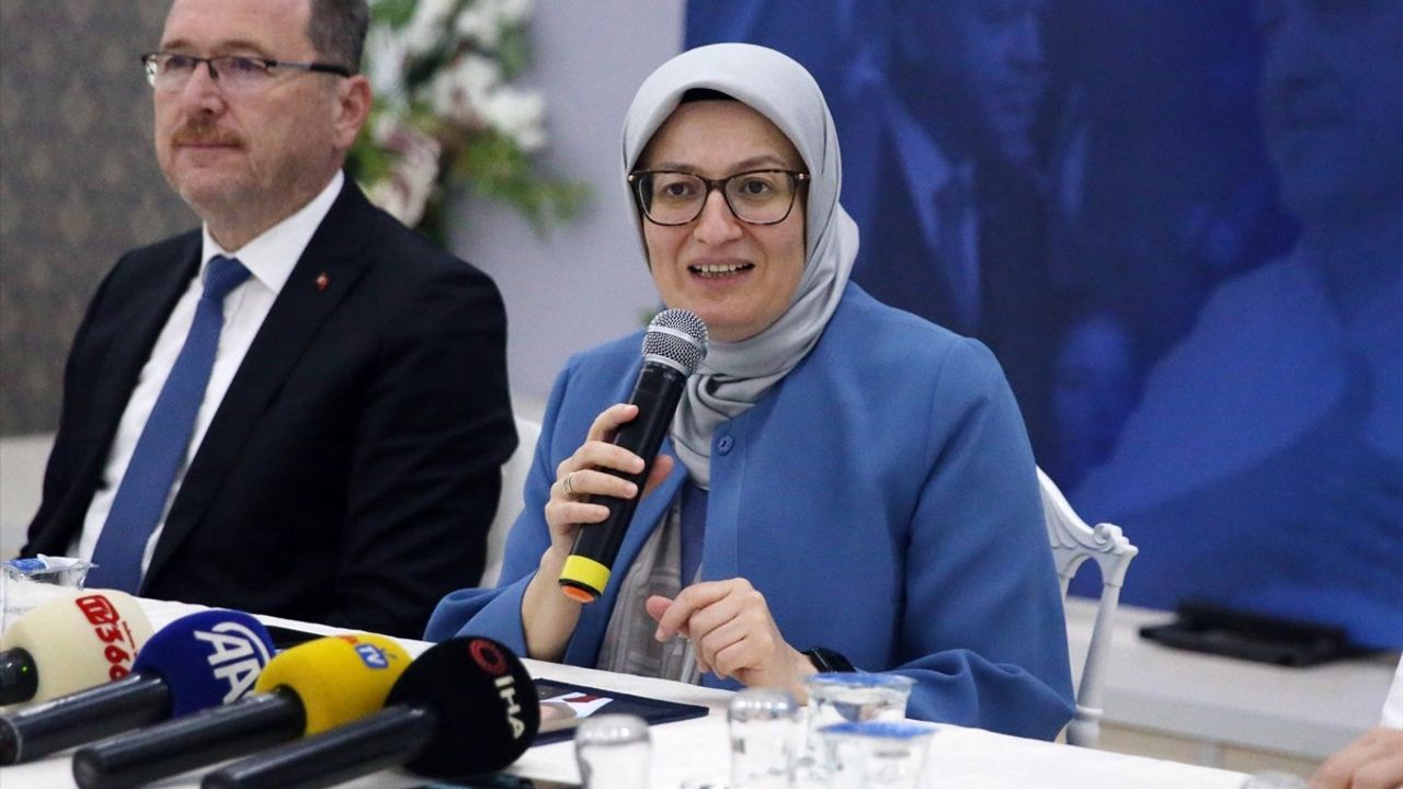 Belgin Uygur: Yeni ve Sivil Bir Anayasaya İhtiyacımız Var