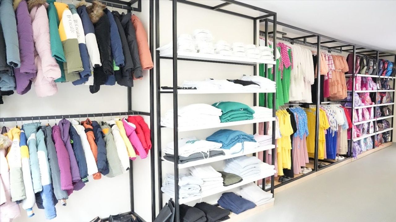 Beyoğlu'nda 'Hayır Çarşısı' Açıldı