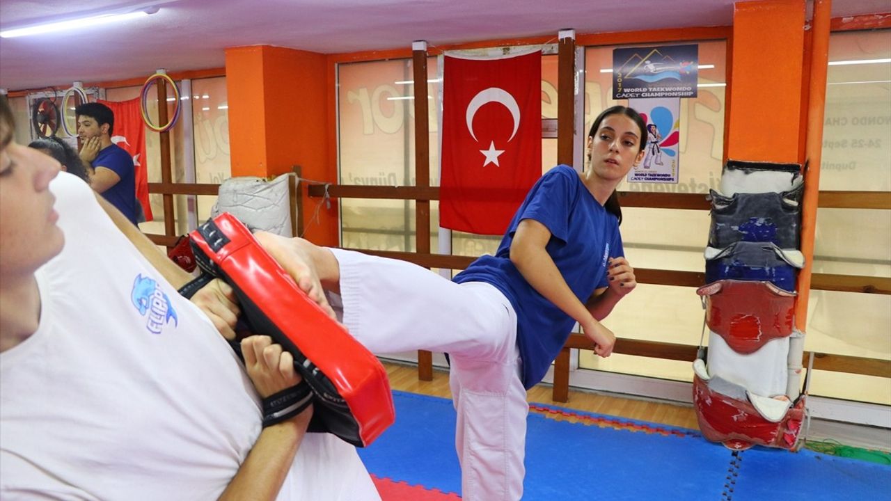 Beyzanur Pehlivan Dünya Tekvando Şampiyonası'na Hazırlanıyor