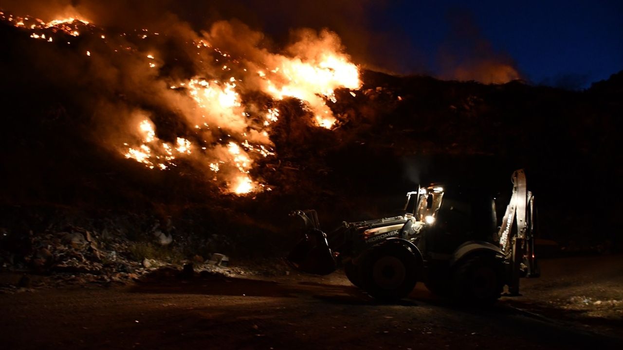 Bilecik'teki Çöplük Yangını Kontrol Altına Alındı