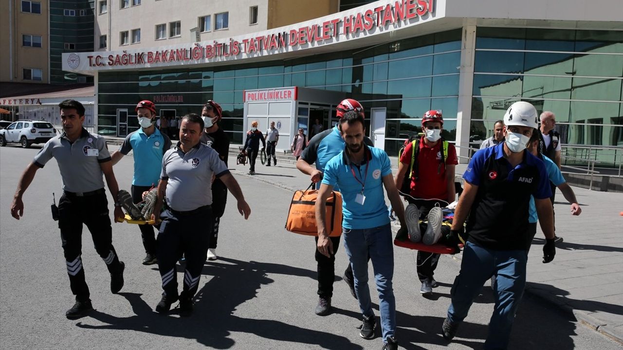 Bitlis'te Depreme Hazırlık İçin Arama Kurtarma Tatbikatı Gerçekleştirildi