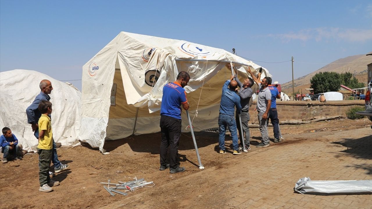 Bitlis'te Selin Etkilediği Oduncular Köyü'nde Hasar Tespit Çalışmaları Başlatıldı