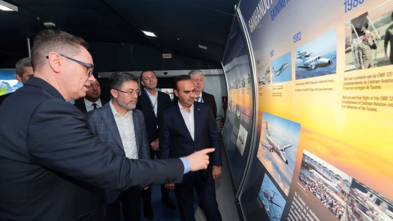 Brezilya'daki Uçak Üretim Tesisi Ziyareti