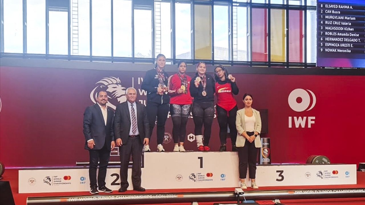 Büşra Çan'dan Dünya Şampiyonası'nda Üst Üste Madalyalar