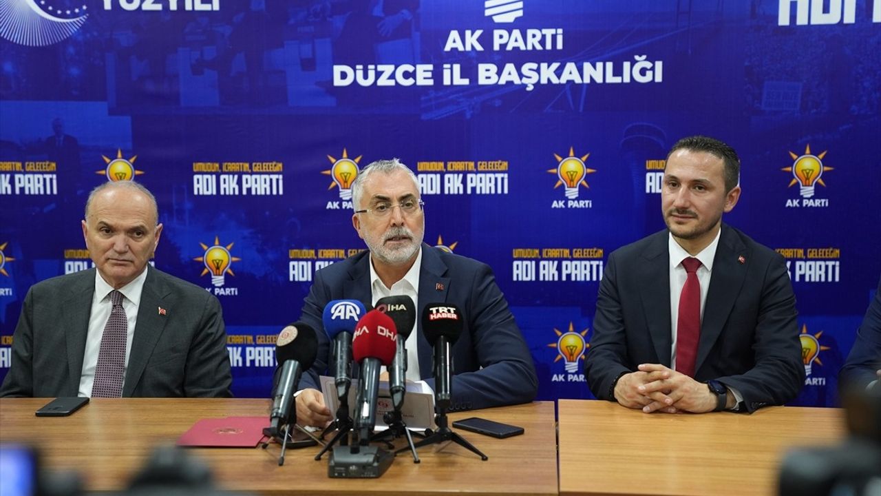 Çalışma ve Sosyal Güvenlik Bakanı Vedat Işıkhan Düzce'de Açıklamalarda Bulundu