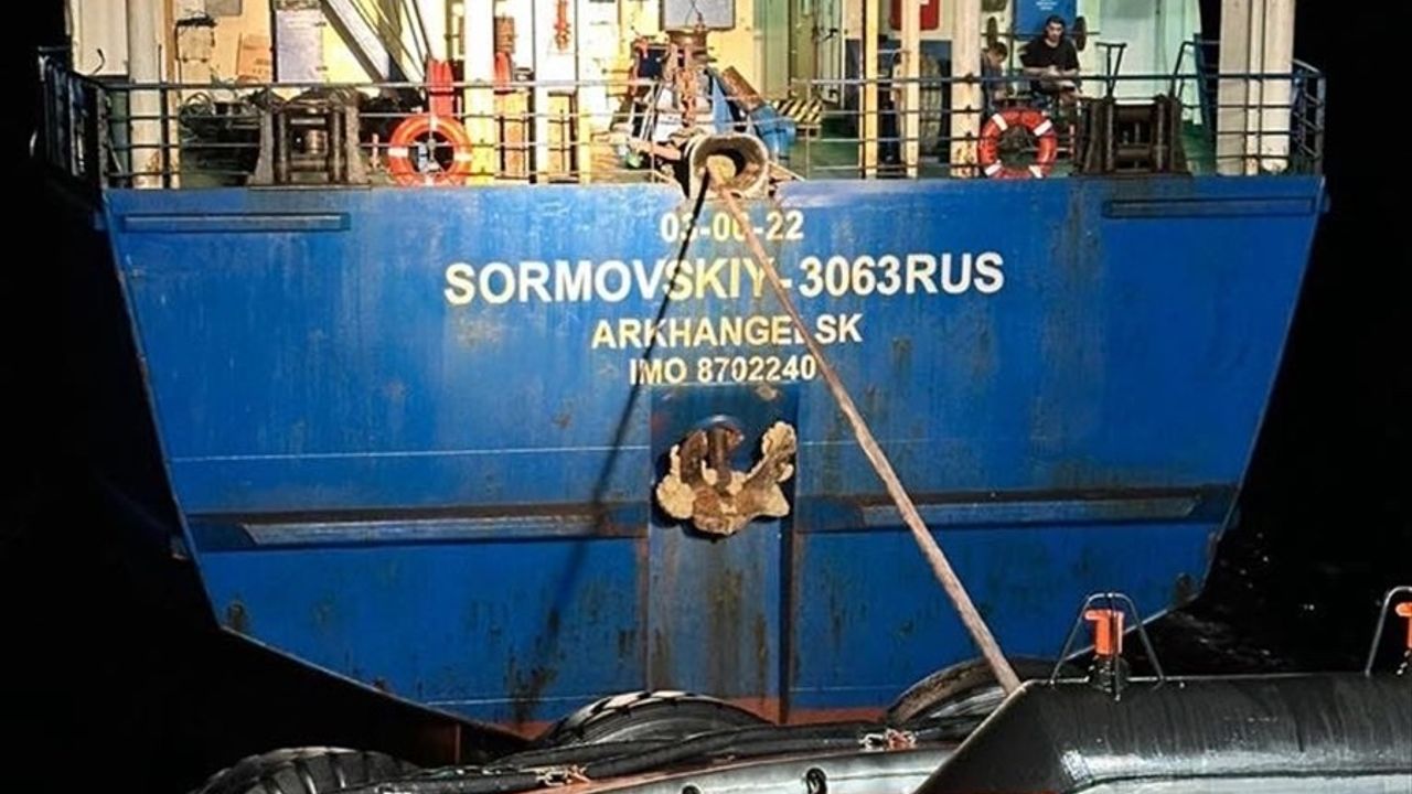 Çanakkale Boğazı'nda Arızalanan Kargo Gemisi Başarıyla Kurtarıldı