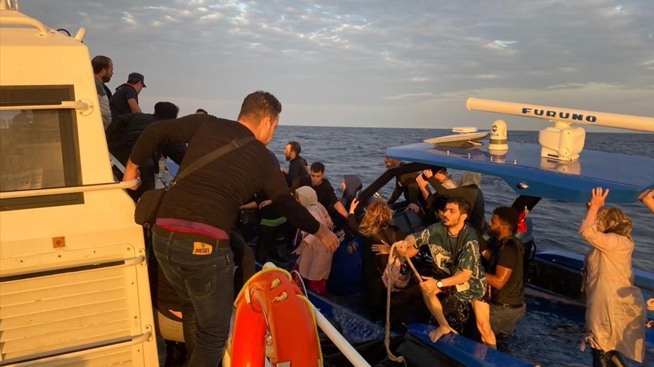 Çanakkale'de 48 Düzensiz Göçmen Kurtarıldı