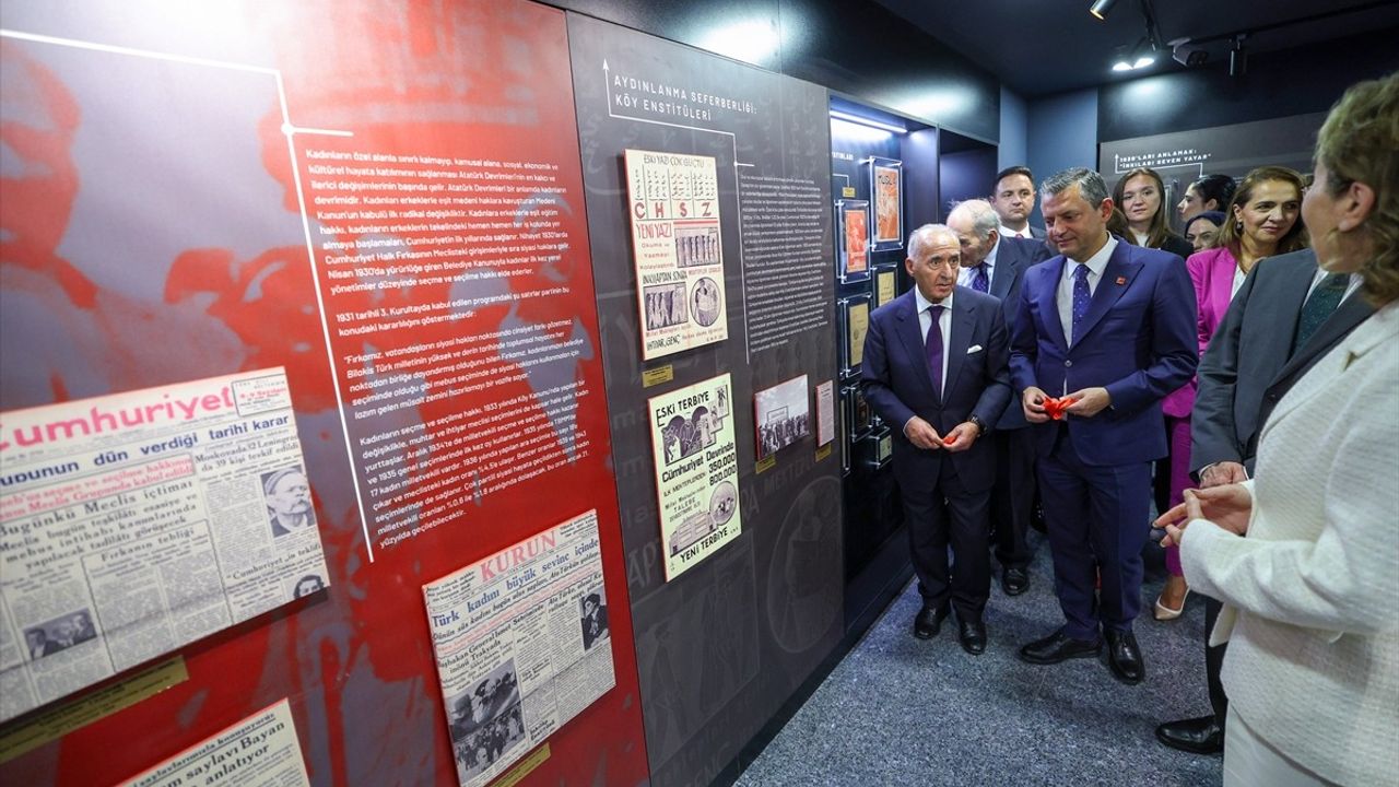CHP'nin Bellek Müzesi Açıldı