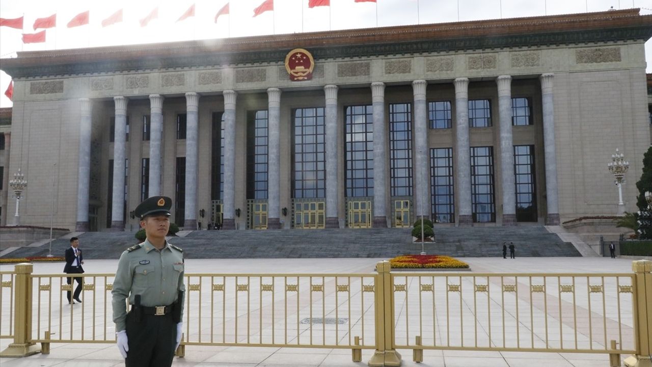 Çin Lideri Şi, Ulusal Gün Konuşmasında Tayvan'a Dikkat Çekti