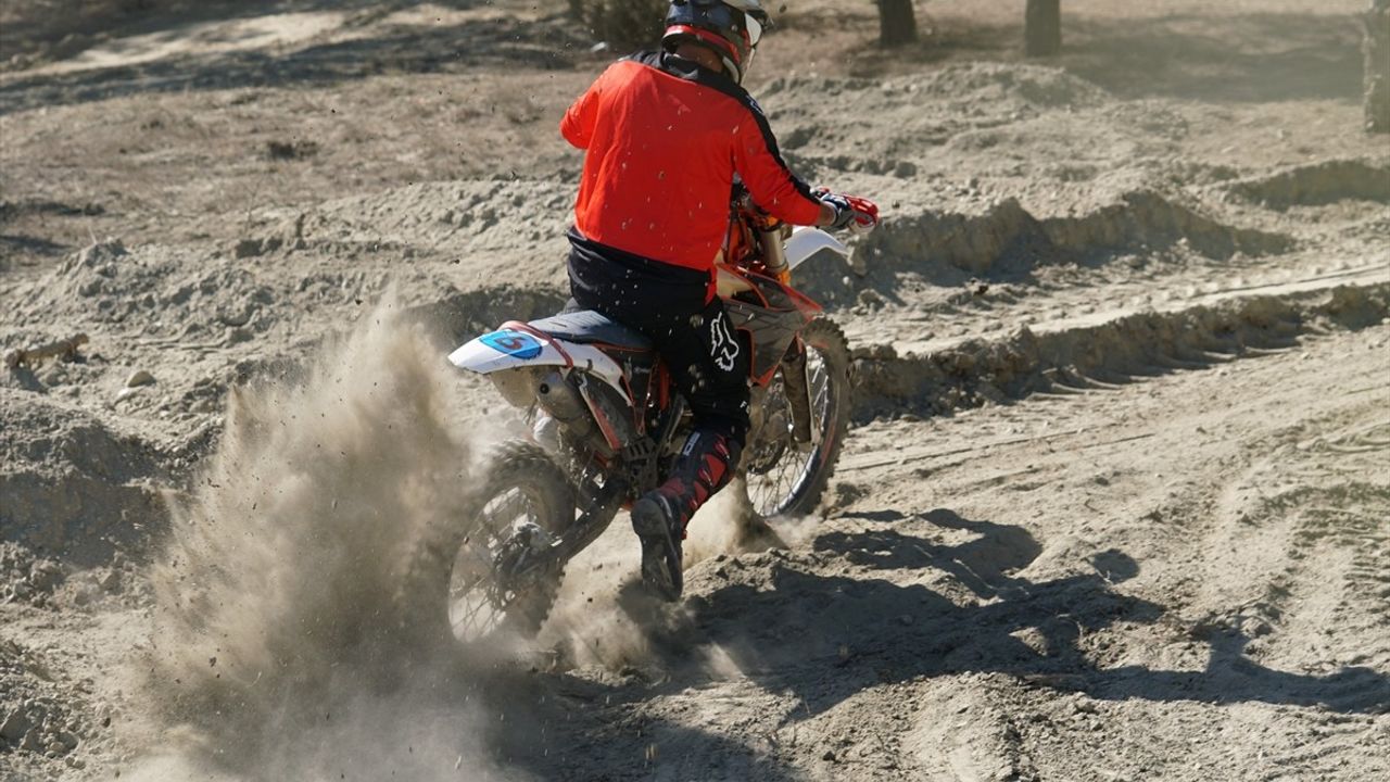 Çorum'da Heyecan Dolu Enduro Motosiklet Yarışları Gerçekleşti