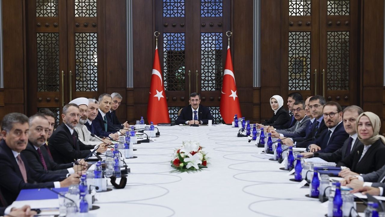 Cumhurbaşkanı Yardımcısı Yılmaz, Bağımlılıkla Mücadele Programını Duyurdu