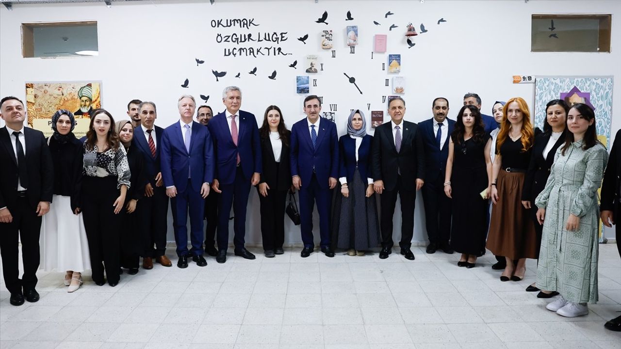 Cumhurbaşkanı Yardımcısı Yılmaz, Bingöl'deki Okul Açılışında Birlik Vurgusu Yaptı