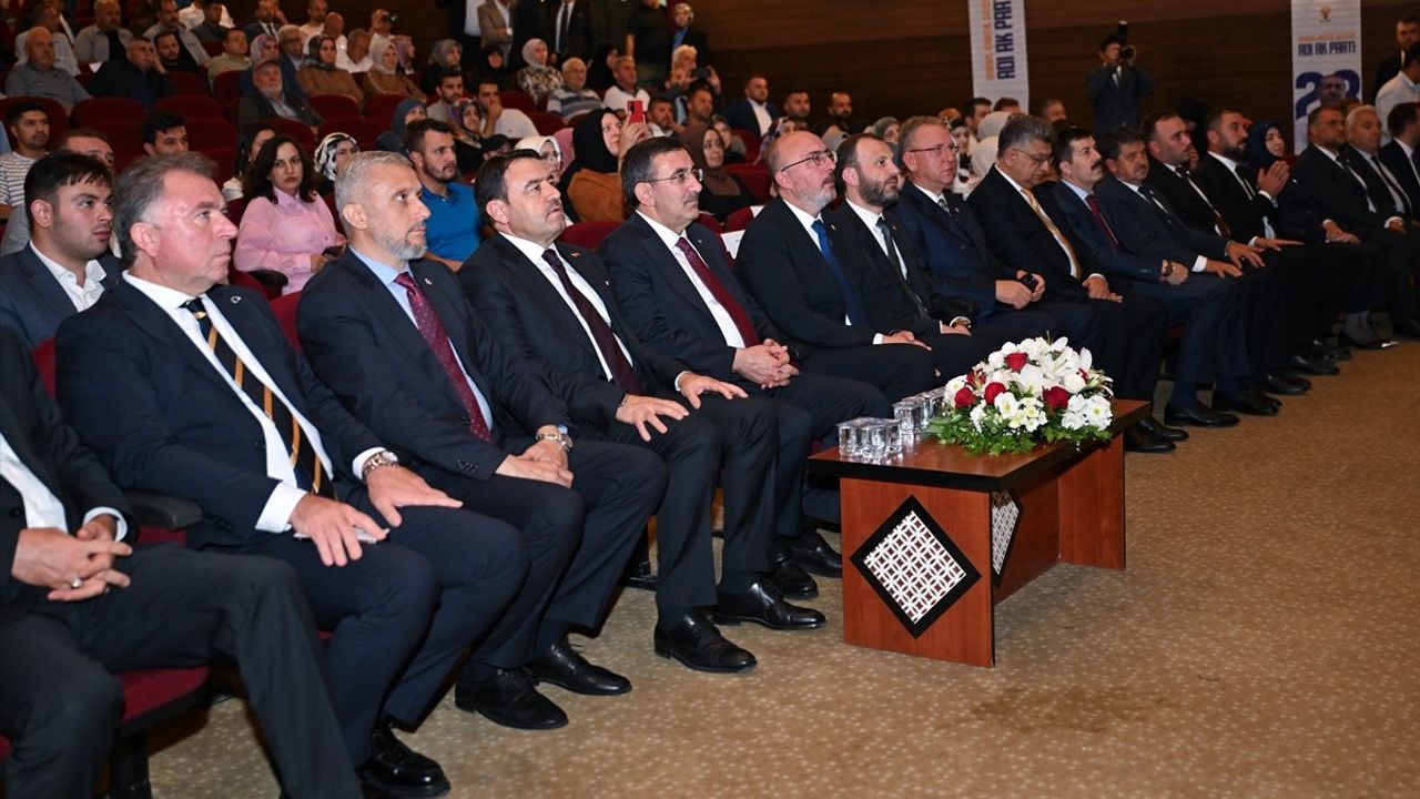 Cumhurbaşkanı Yardımcısı Yılmaz: 'Darbeler Gayrimillidir'