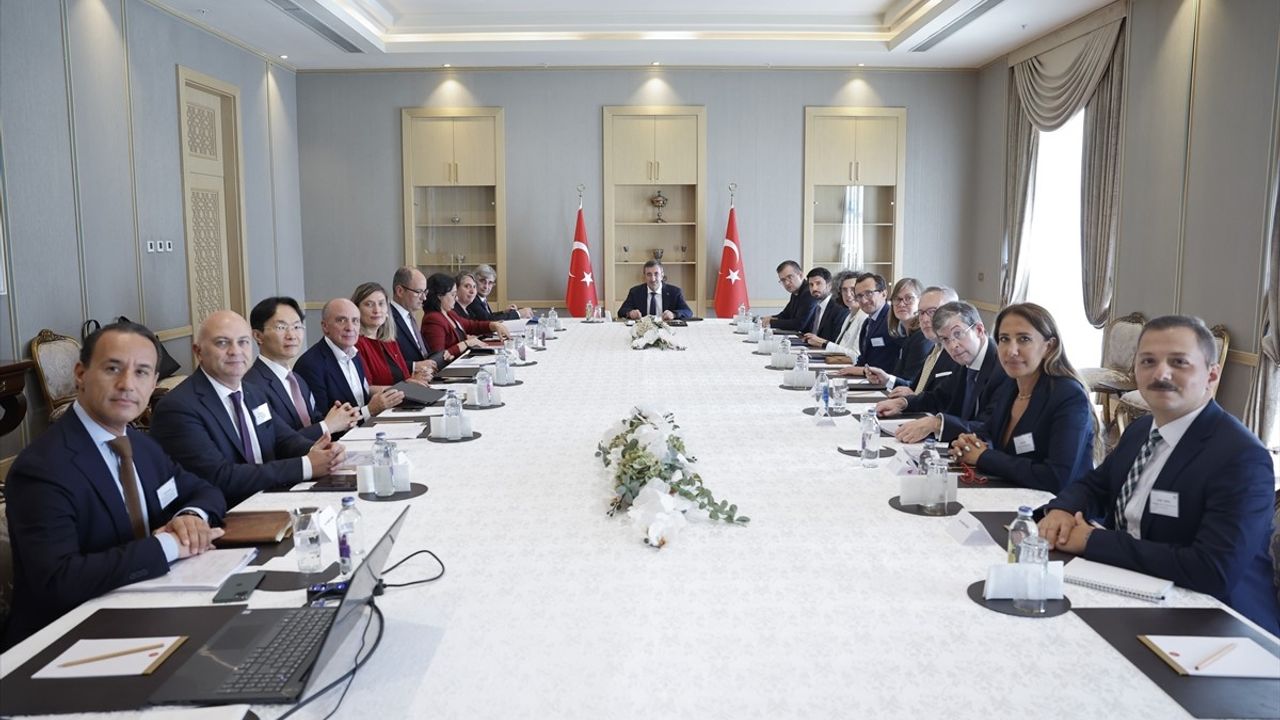 Cumhurbaşkanı Yardımcısı Yılmaz, EBRD ile Ekonomik Görüşmeler Gerçekleştirdi