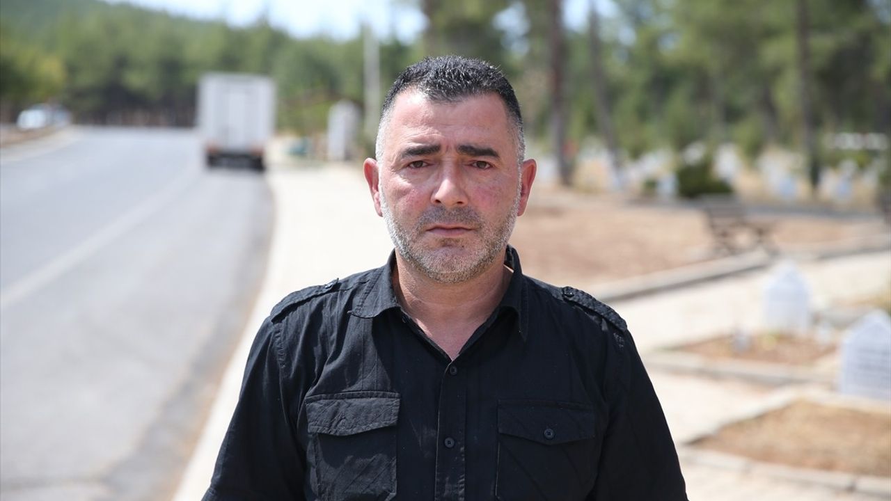 Depremde Kaybettikleri Çocukları İçin Futbol Takımını Yalnız Bırakmadılar