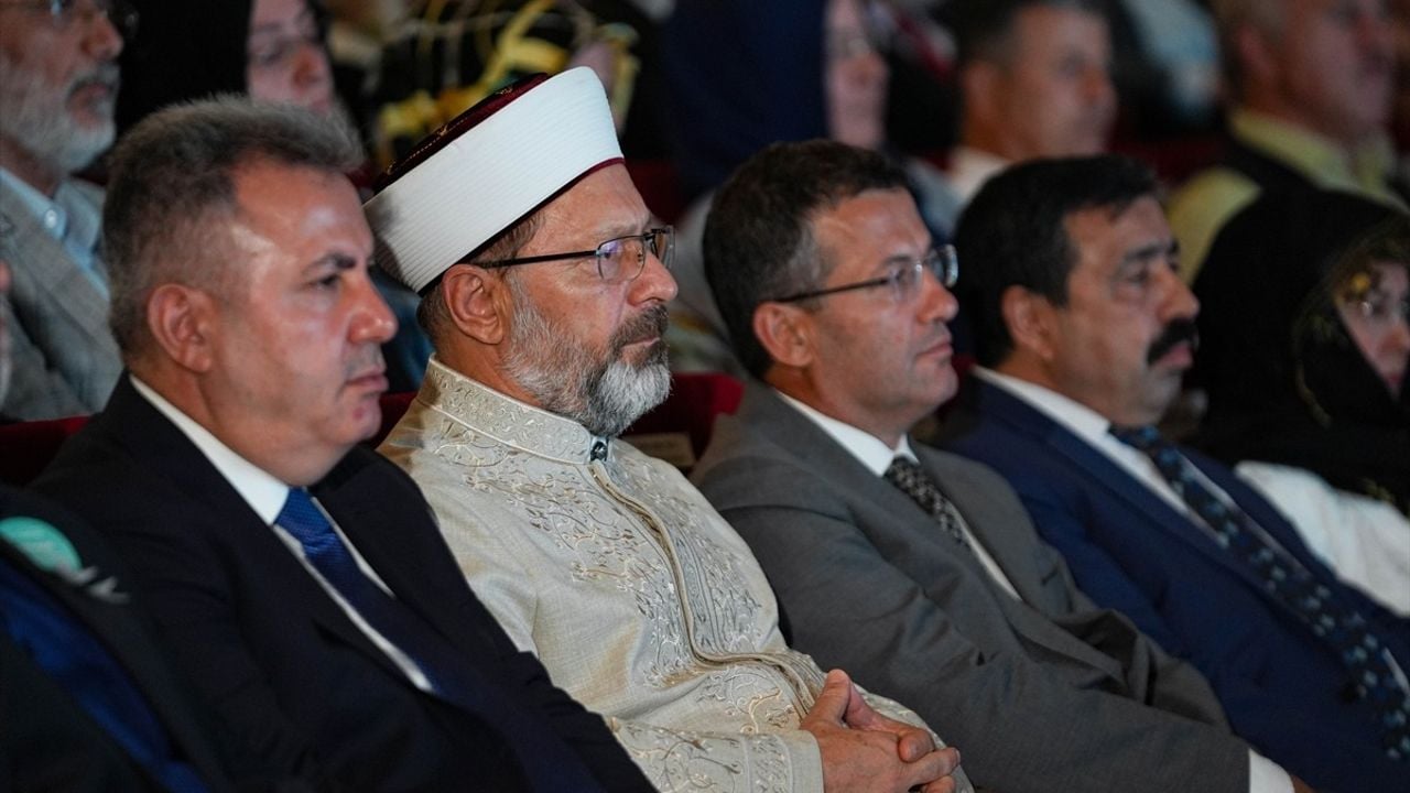 Diyanet İşleri Başkanı Erbaş, Mevlid-i Nebi Haftası'nda Bilginin Önemi Üzerine Konuştu