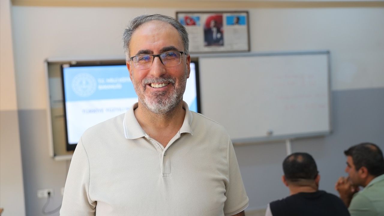 Diyarbakır'da 6 Bin 195 Öğretmene 'Türkiye Yüzyılı Maarif Modeli' Eğitimi Veriliyor