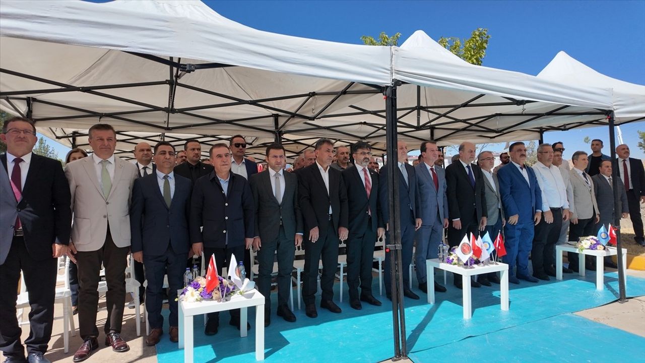 Diyarbakır'da Veteriner Fakültesi Hayvan Hastanesi Temel Atma Töreni