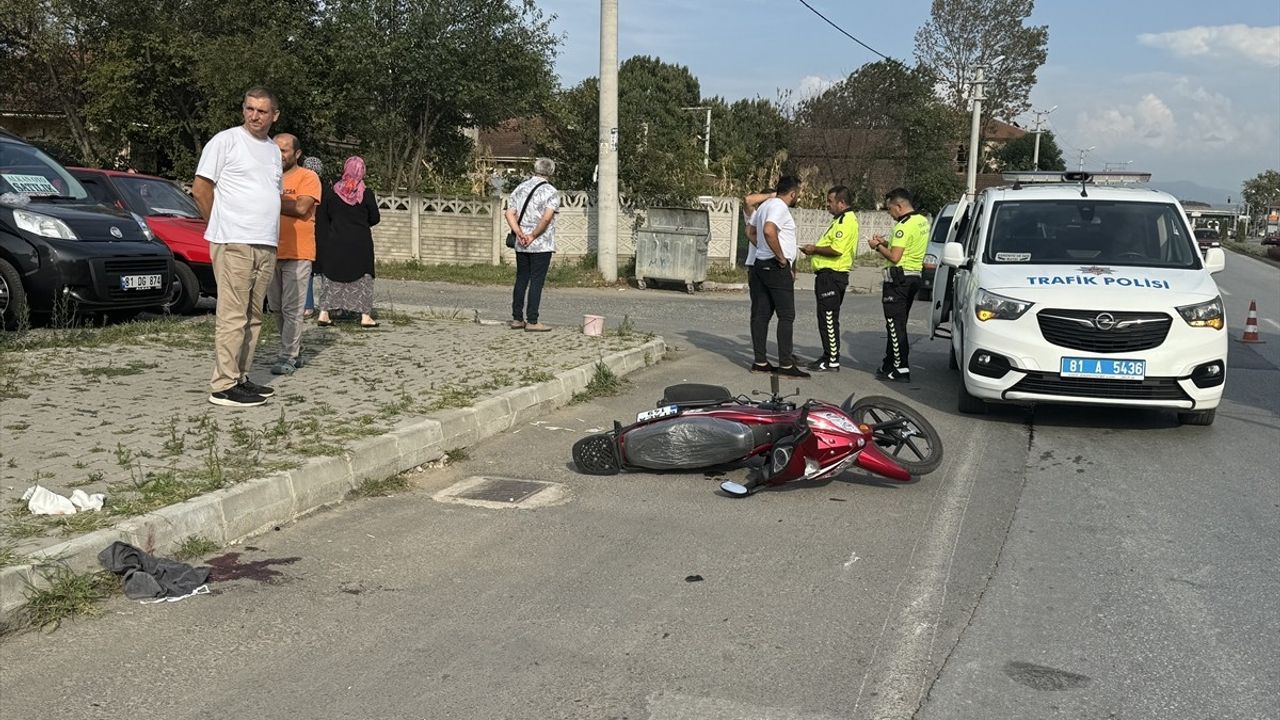 Düzce'de Motosiklet Kazası: İki Sürücü Ağır Yaralı