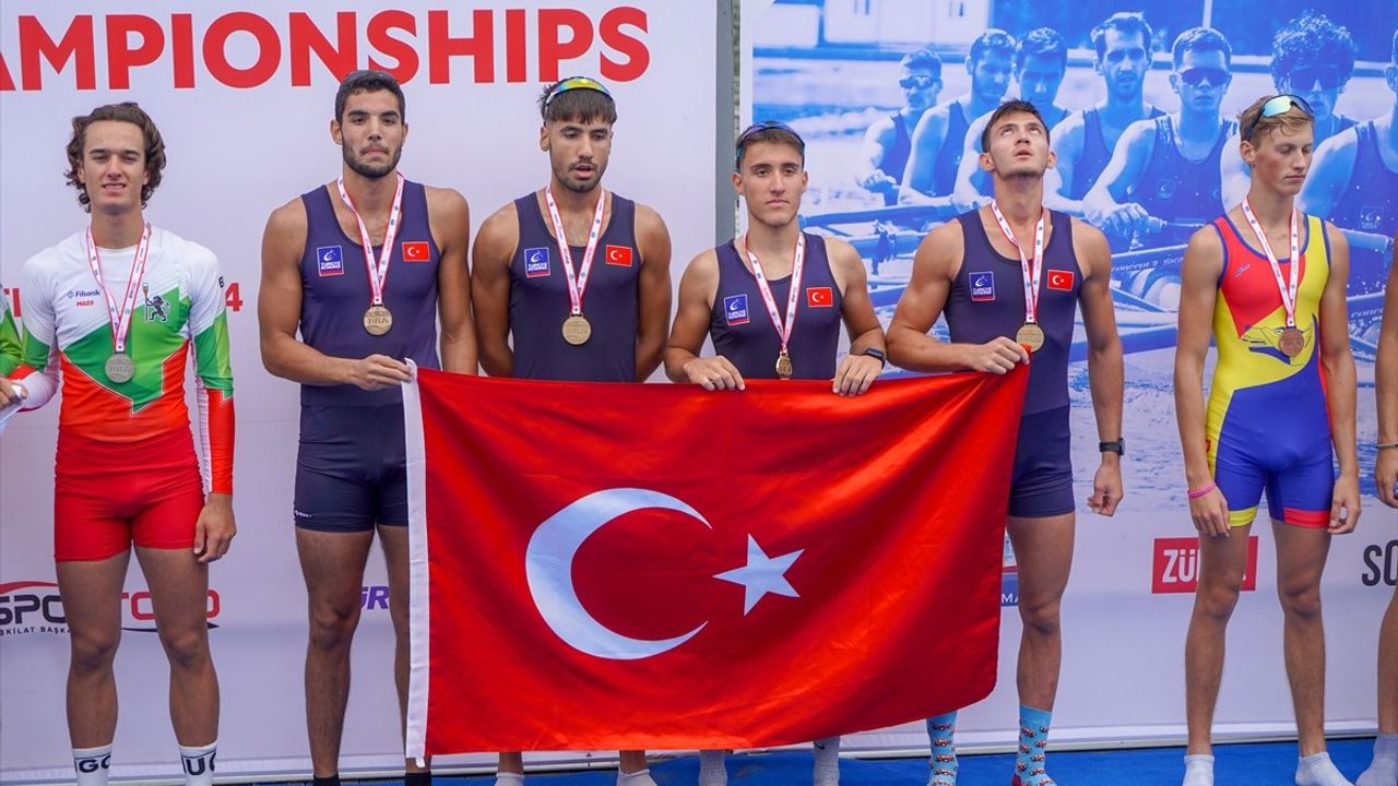 Edirne'de Balkan Kürek Şampiyonası: Türkiye 18 Madalya ile Döndü