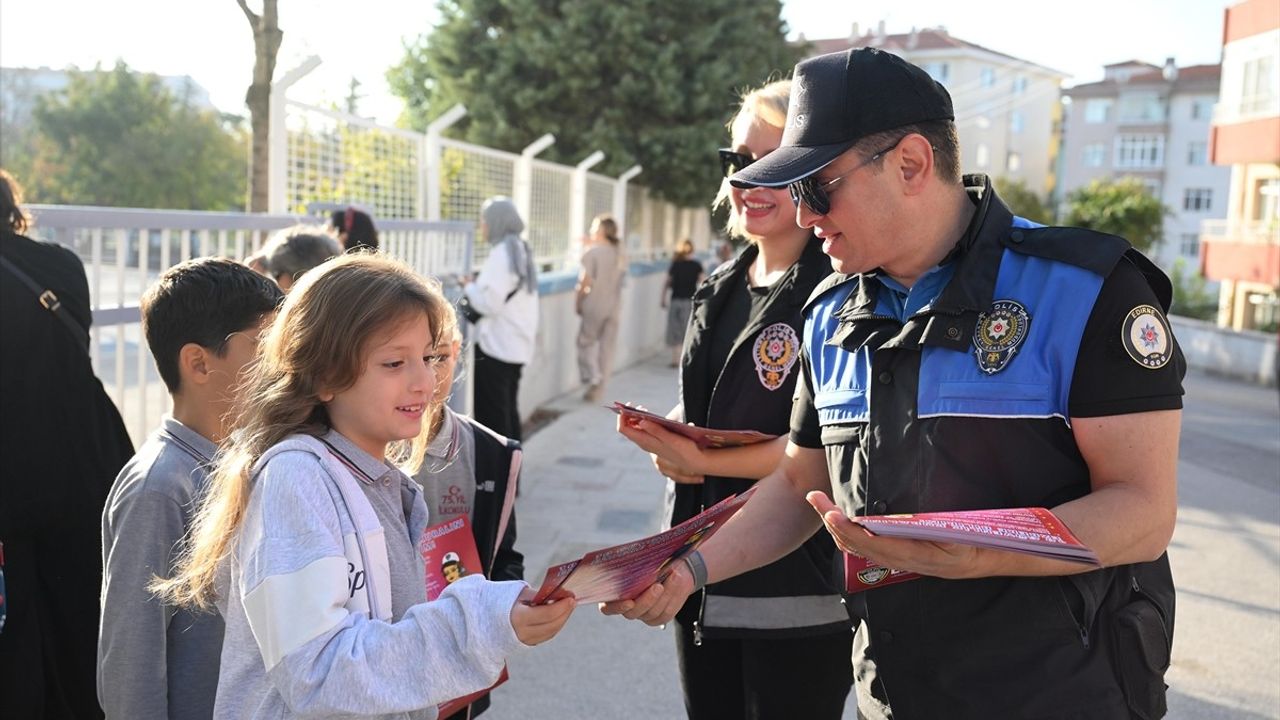 Edirne'de Ebeveyn Polislere Güvenli Okul Uygulaması