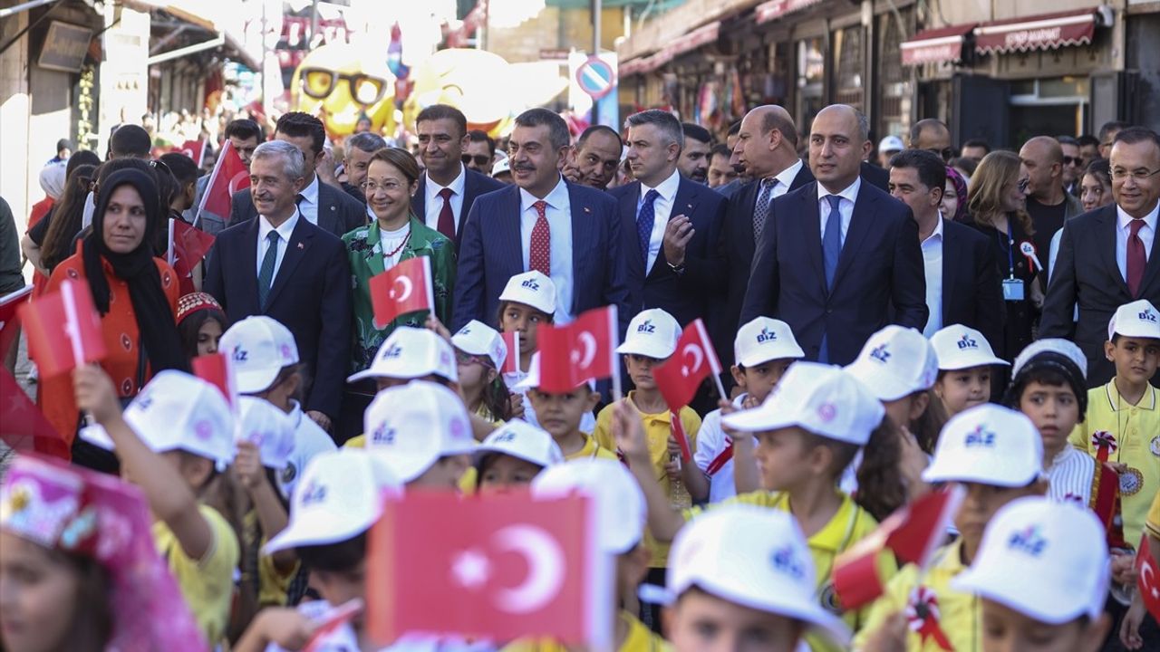 Eğitimde Aile Katılımı Vurgusu: Bakan Tekin'in Açıklamaları