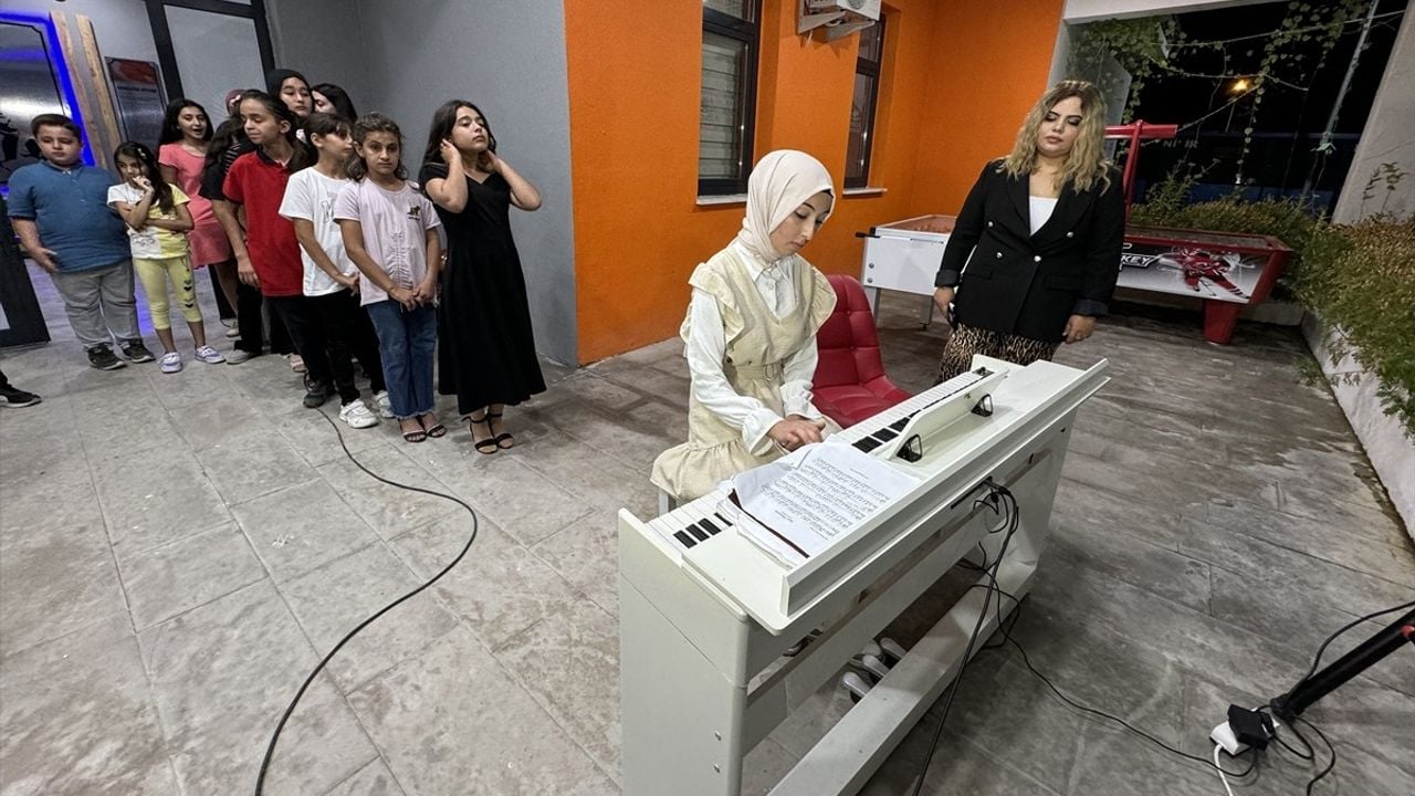 Elazığ'da Gençler Müzikal Yeteneklerini Sergiledi