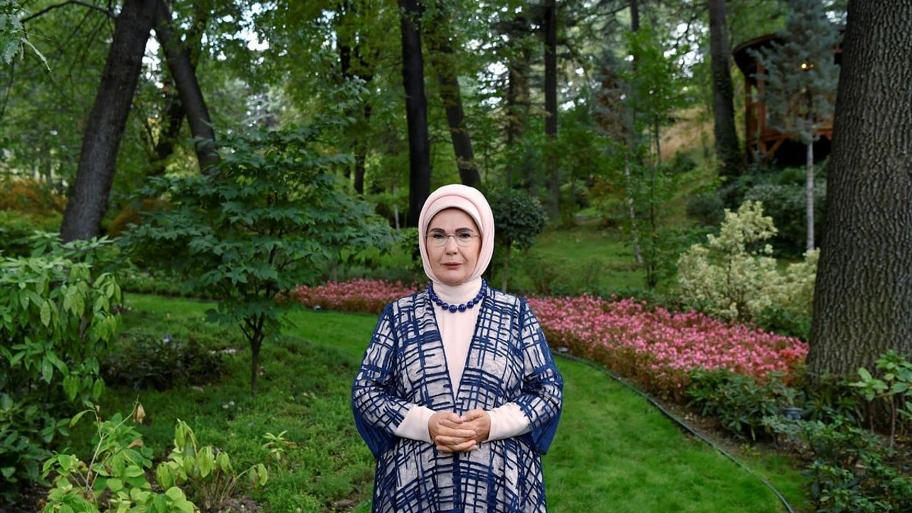 Emine Erdoğan'dan Lider Eşleri Zirvesi'nde Çocuk Güvenliği Vurgusu