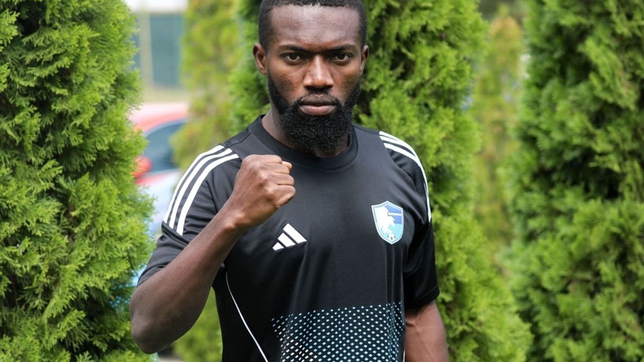 Erzurumspor FK, Nijeryalı Oyuncu Okechukwu Azubuike'yi Kadrosuna Kattı