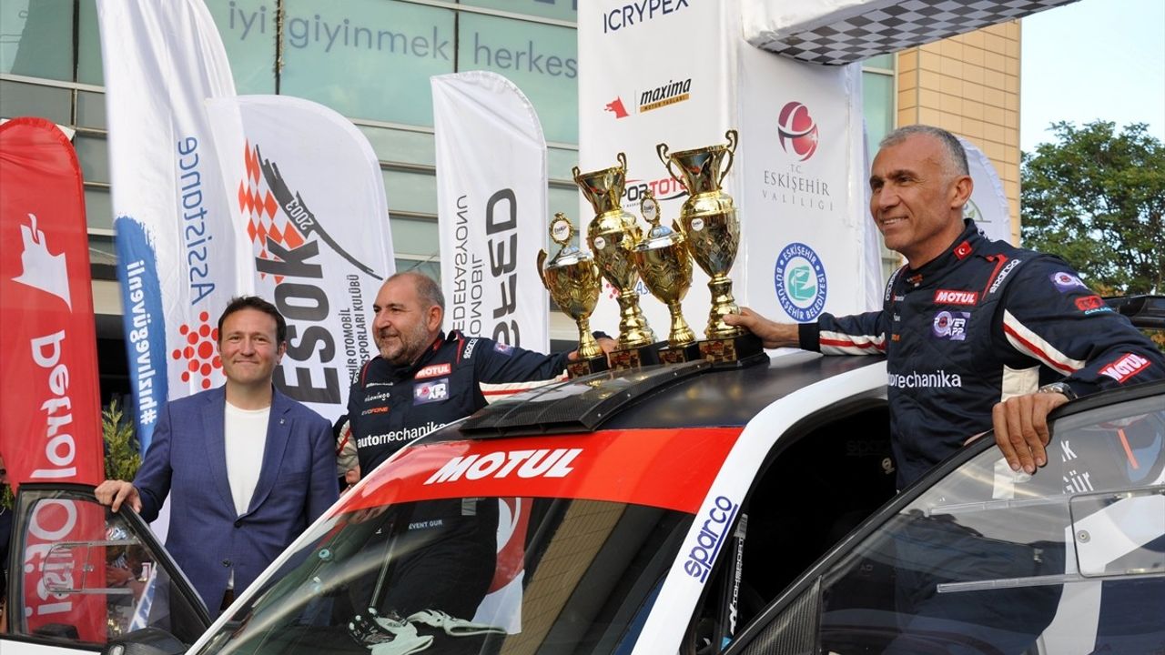 Eskişehir'de Ralli Heyecanı: Türkiye Ralli Şampiyonası 5. Ayak Tamamlandı