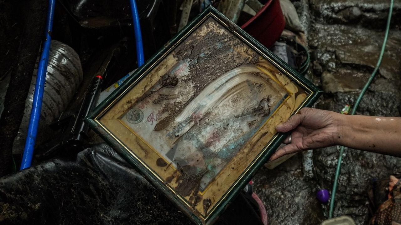 Filipinler'de Fırtına ve Yağışlar Hayatı Olumsuz Etkiliyor