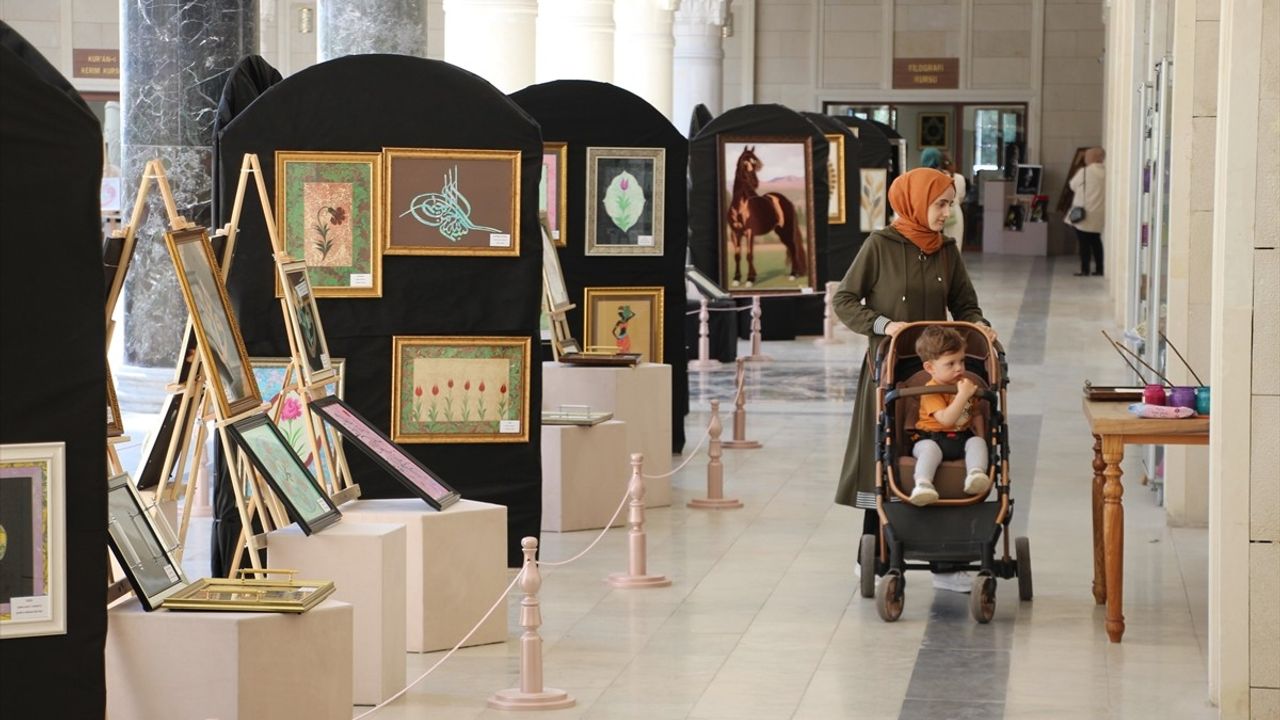 Gaziantep'te Kadınların Sanat Eserleri Sergilendi