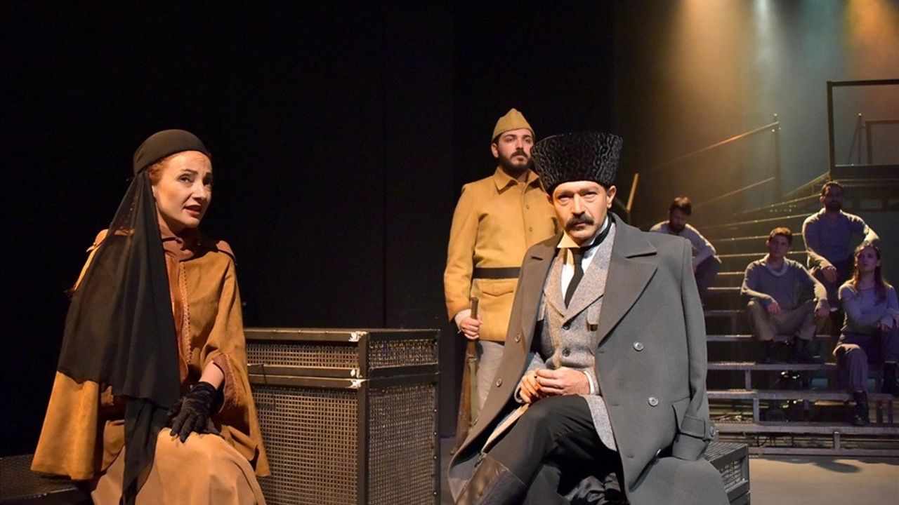 Gaziantep'te 'Yüzyıllık Destan' Oyunu Sanatseverlerle Buluşuyor