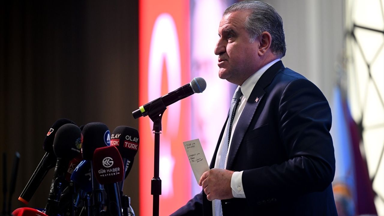 Gençlik ve Spor Bakanı Bak, Kayseri'deki Türkiye Buluşmaları'nda konuştu