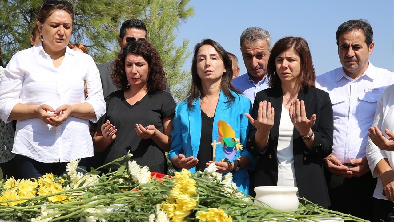 Hatimoğulları'ndan Narin Güran'ın Kabrine ve Diyarbakır Barosu'na Ziyaret