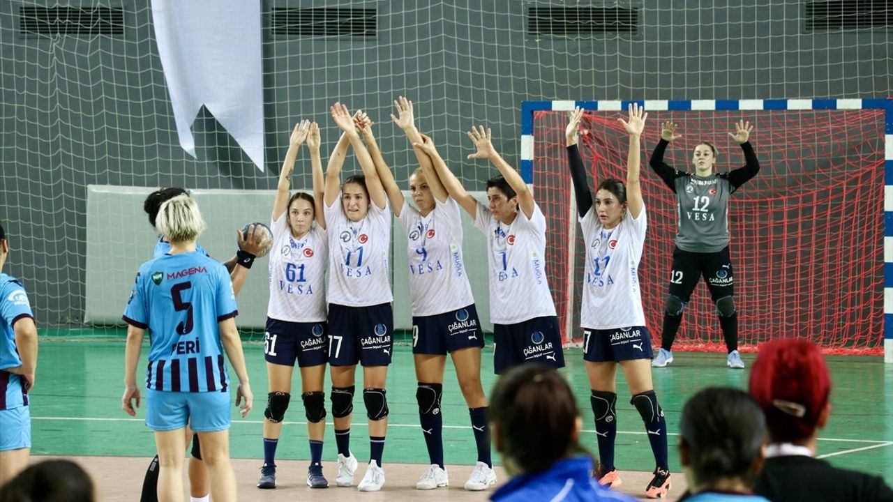 Hentbolda Çekişmeli Mücadele: Yalıkavak Galip Geldi