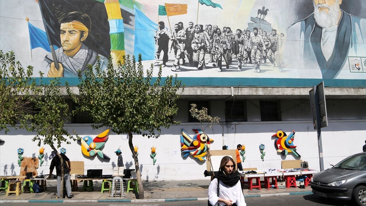 İran'da Mahsa Emini'nin Ölüm Yıldönümünde Başörtüsü Kontrolleri Değişiyor