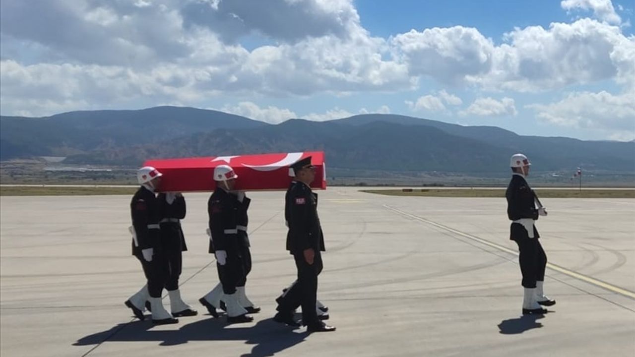 Isparta'da Şehit Çavuş Onur Çapan'ın Cenaze Töreni