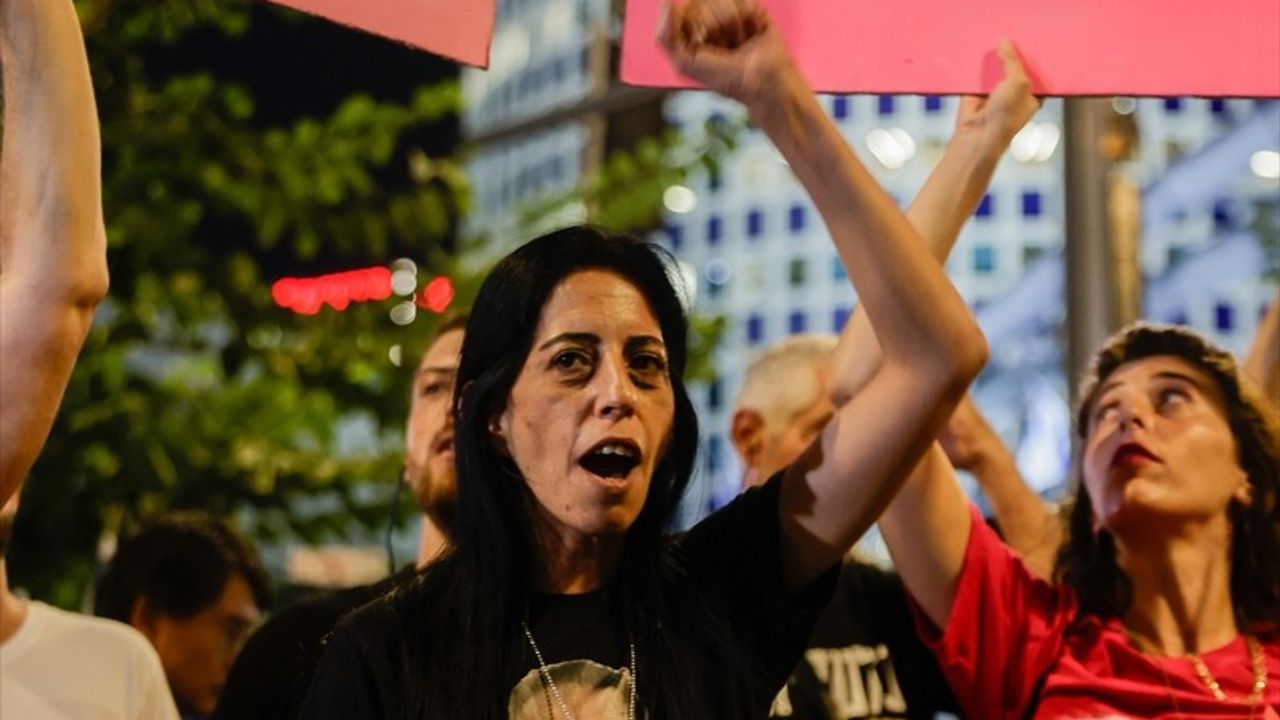 İsrail'de Esir Takası Anlaşması İçin Gösteri Düzenlendi