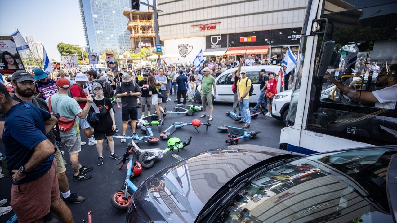 İsrail'de Hükümete Karşı Genel Grev Başladı