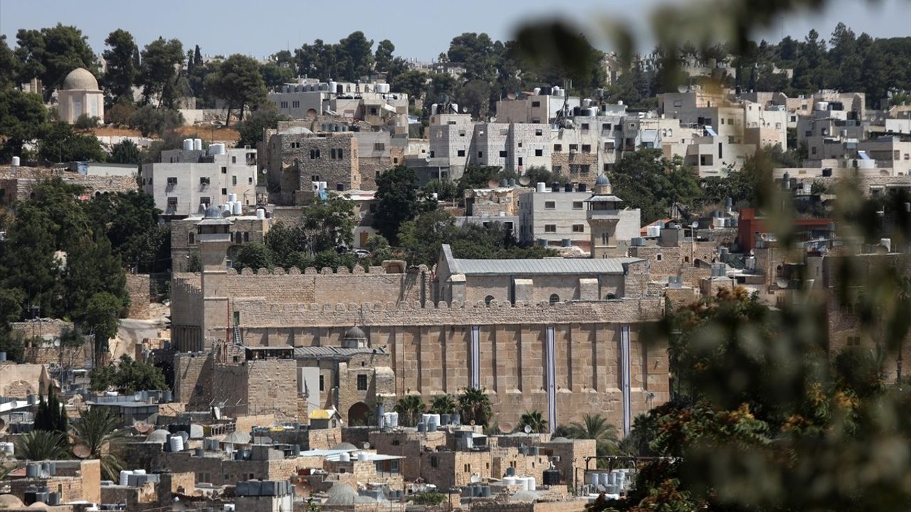 İsrail'den Harem-i İbrahim Camisi'ndeki Müslümanlara Kısıtlama