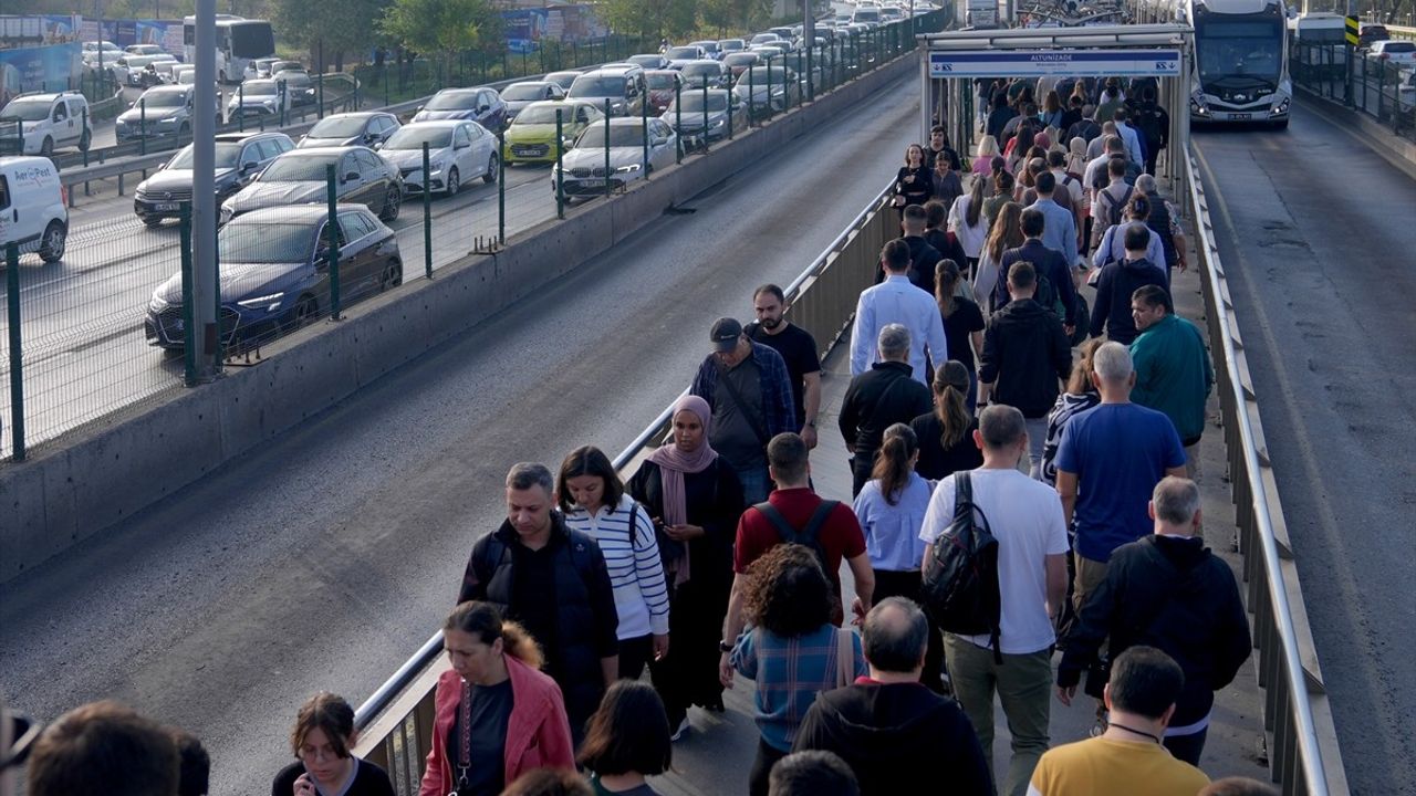 İstanbul'da Sabah Trafik Yoğunluğu