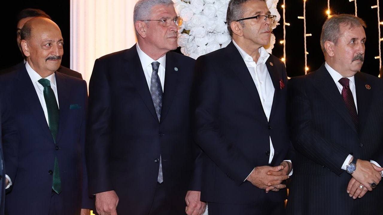 İYİ Parti Genel Başkanı Dervişoğlu, Arkadaşının Oğlunun Nikah Şahidliği Yaptı