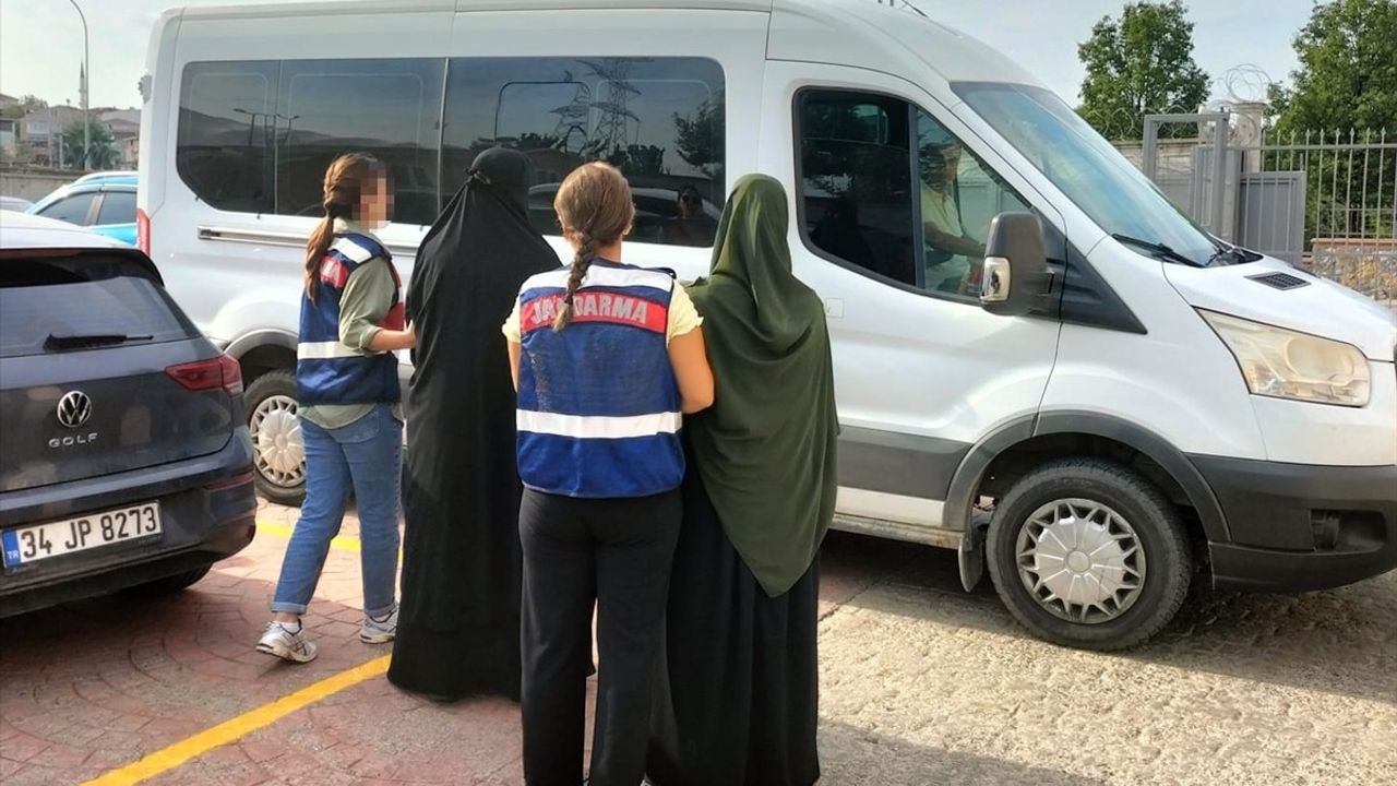 İzmir Merkezli DEAŞ Operasyonunda 2 Zanlı Tutuklandı