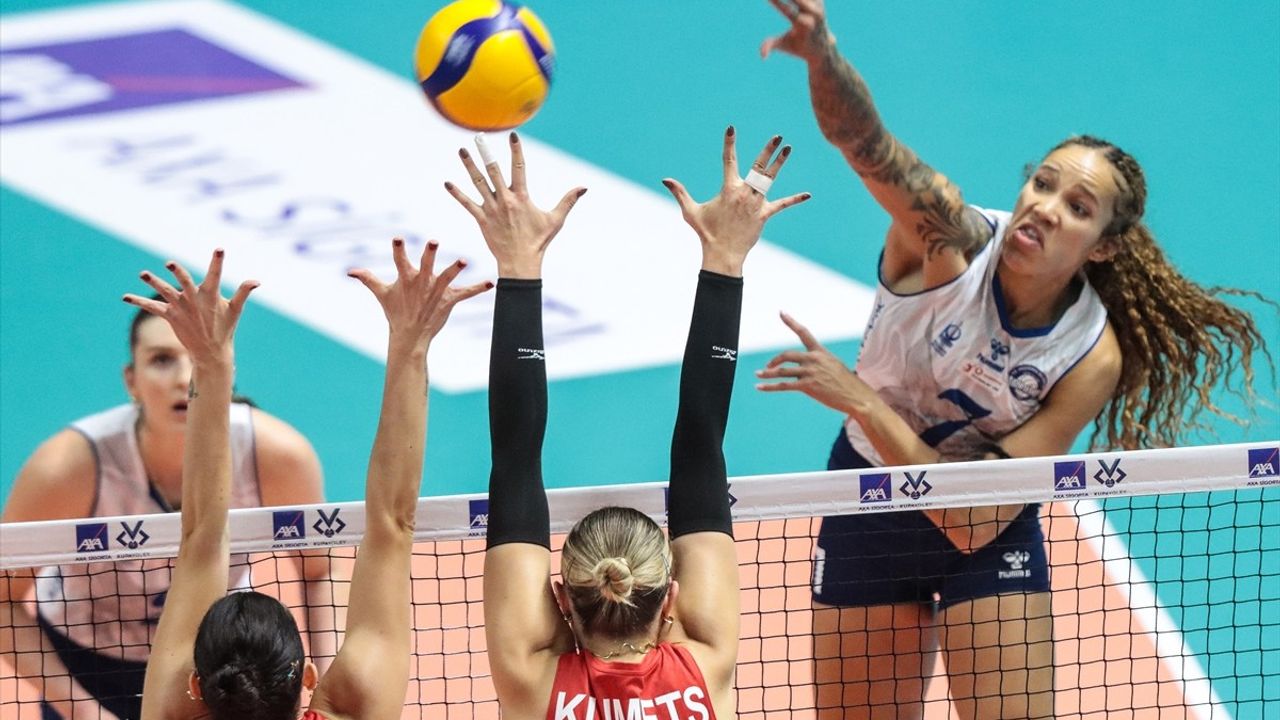 Kadınlar Voleybol AXA Sigorta Kupa Voley'de Aras Kargo Zaferle Ayrıldı