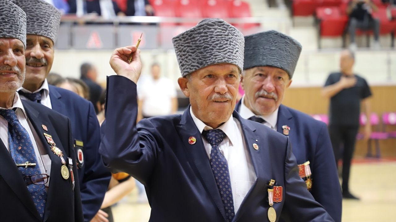 Karabük'te Gaziler ve Öğrenciler Sporda Buluştu