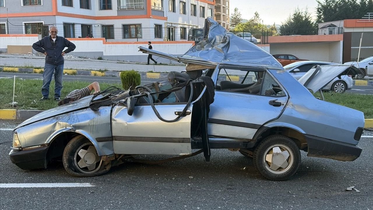 Kastamonu'da İki Araçlı Kaza: 3 Yaralı