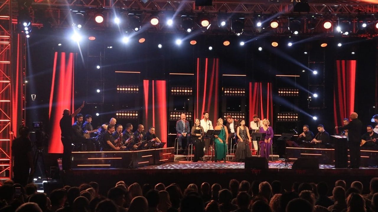 Kayseri'de TRT Sanatçıları Muhteşem Bir Konser Verdi